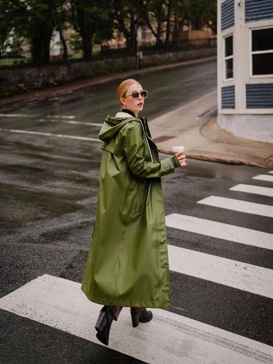 راهنمای خرید بارانی زنانه + اصول ست کردن آن